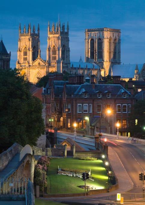 Aldwark View With Free Parking Appartement York Buitenkant foto